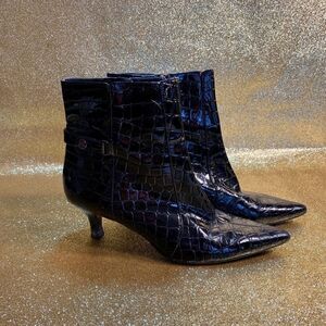Black Patent Ankle Boots by Anne Klein I-Flex 6M